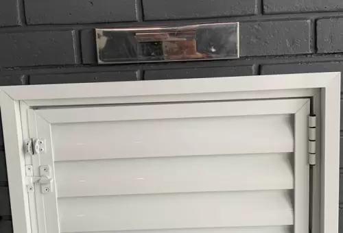 Armário Veneziana com Gabinete de Pia – Beleza e Funcionalidade em um Só Conjunto