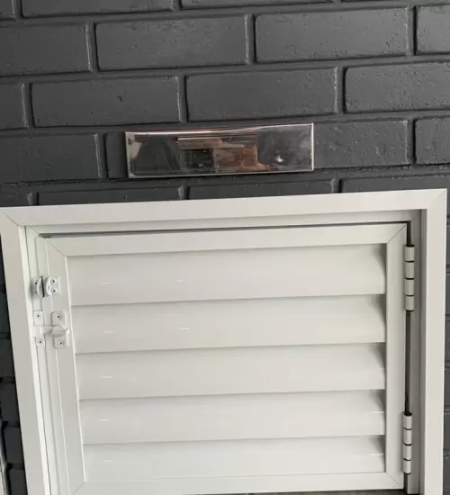 Armário Veneziana com Gabinete de Pia – Beleza e Funcionalidade em um Só Conjunto