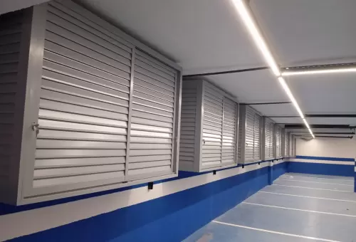 Armário Veneziana – Design Clássico e Funcional