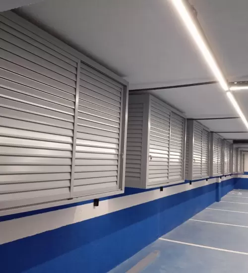 Armário Veneziana – Design Clássico e Funcional