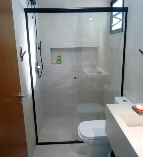 Box de Vidro – Moderno e Funcional